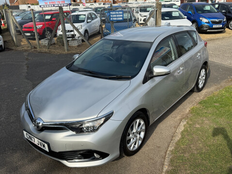 Toyota Auris VVT-I ICON TSS 40