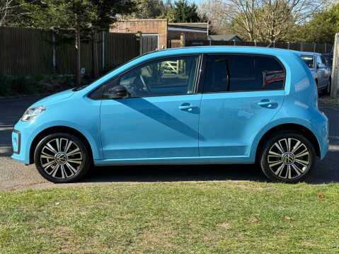 Volkswagen Up BLACK EDITION 9