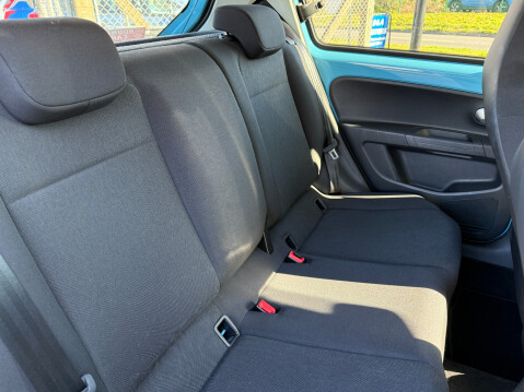 Volkswagen Up BLACK EDITION 31