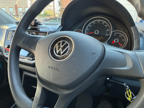 Volkswagen Up BLACK EDITION 36