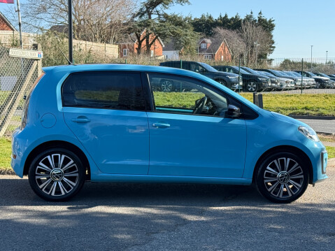 Volkswagen Up BLACK EDITION 4
