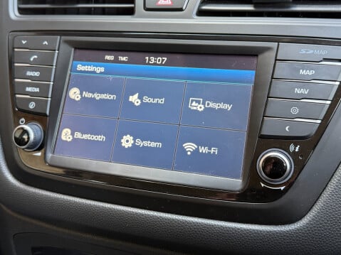 Hyundai i20 PREMIUM NAV AUTO 19