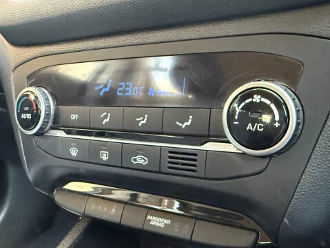Hyundai i20 PREMIUM NAV AUTO 23