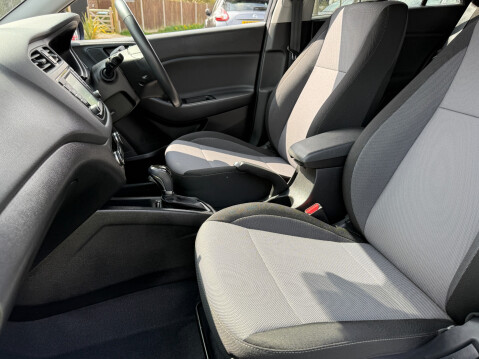 Hyundai i20 PREMIUM NAV AUTO 34