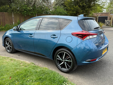 Toyota Auris VVT-I DESIGN HEV AUTO 8