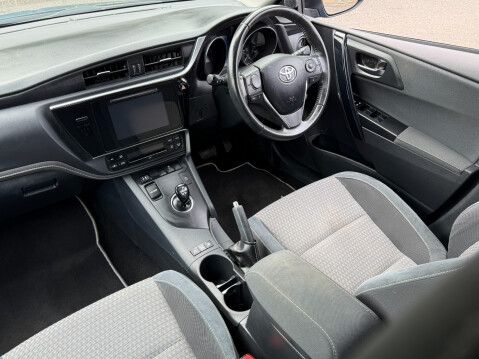 Toyota Auris VVT-I DESIGN HEV AUTO 14