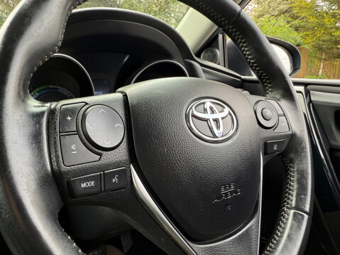 Toyota Auris VVT-I DESIGN HEV AUTO 25
