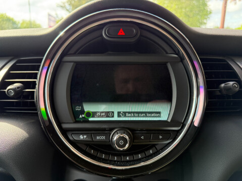 Mini Hatch COOPER CLASSIC 5 DOOR WITH SAT NAV & PARKING SENSORS 16