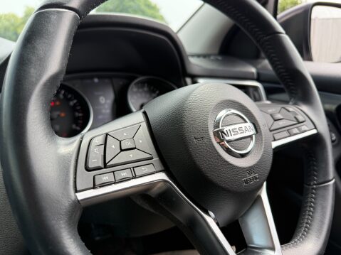 Nissan Qashqai DIG-T ACENTA PREMIUM ONLY 15000 MILES 14
