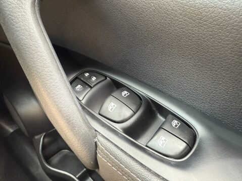 Nissan Qashqai DIG-T ACENTA PREMIUM ONLY 15000 MILES 18