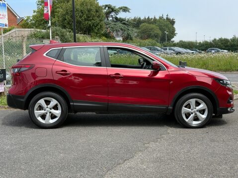Nissan Qashqai DIG-T ACENTA PREMIUM ONLY 15000 MILES 2