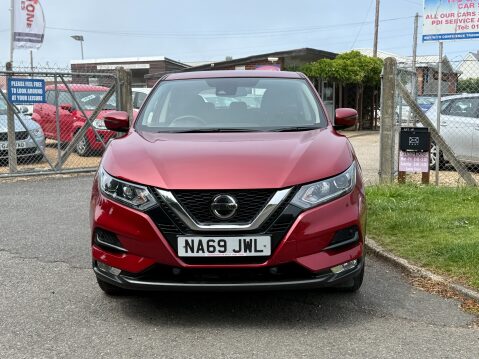 Nissan Qashqai DIG-T ACENTA PREMIUM ONLY 15000 MILES 9