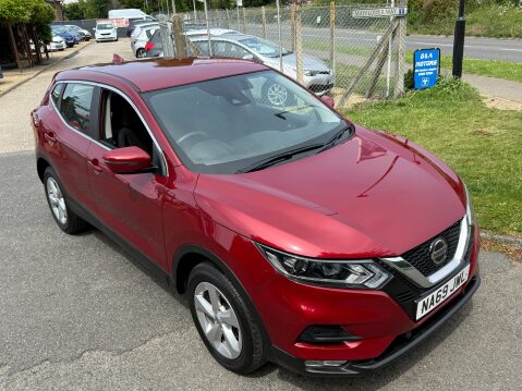 Nissan Qashqai DIG-T ACENTA PREMIUM ONLY 15000 MILES 47