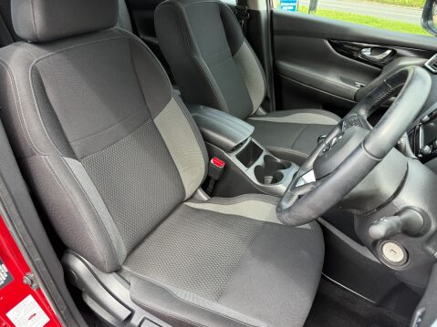 Nissan Qashqai DIG-T ACENTA PREMIUM ONLY 15000 MILES 10