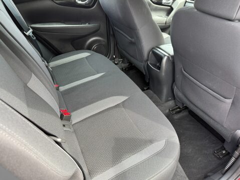 Nissan Qashqai DIG-T ACENTA PREMIUM ONLY 15000 MILES 32