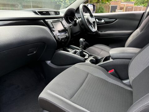 Nissan Qashqai DIG-T ACENTA PREMIUM ONLY 15000 MILES 25