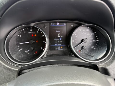 Nissan Qashqai DIG-T ACENTA PREMIUM ONLY 15000 MILES 11