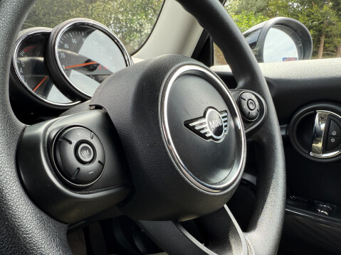 Mini Hatch COOPER 24