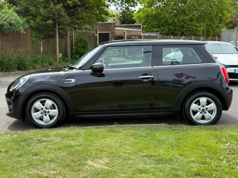 Mini Hatch COOPER 37