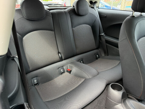 Mini Hatch COOPER 25