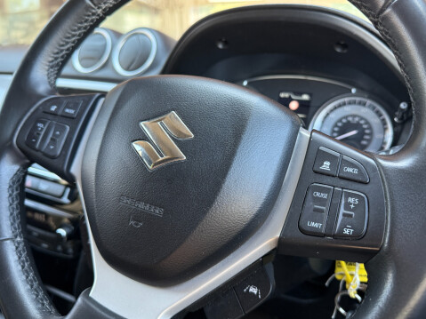 Suzuki Vitara SZ-T BOOSTERJET MHEV 23