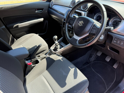 Suzuki Vitara SZ-T BOOSTERJET MHEV 14
