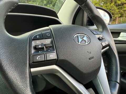 Hyundai TUCSON T-GDI SE NAV AUTO 19