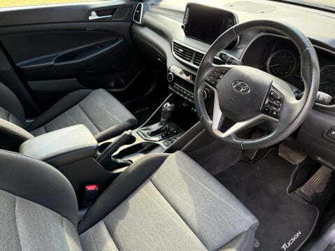 Hyundai TUCSON T-GDI SE NAV AUTO 14