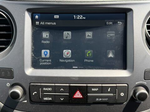 Hyundai i10 PREMIUM SE AUTO 32