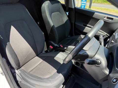 Hyundai i10 PREMIUM SE AUTO 11