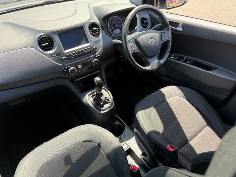 Hyundai i10 PREMIUM SE AUTO 17
