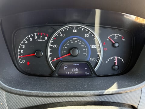 Hyundai i10 PREMIUM SE AUTO 12