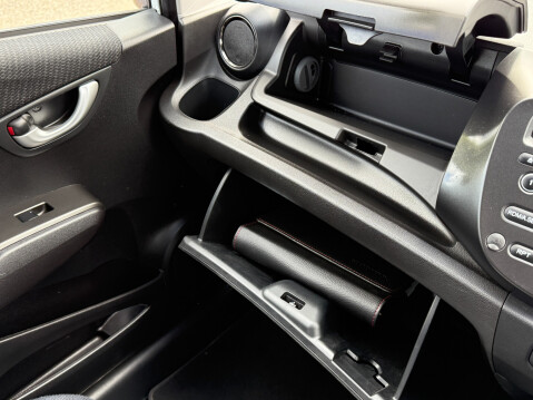 Honda Jazz I-VTEC ES PLUS AUTO 41