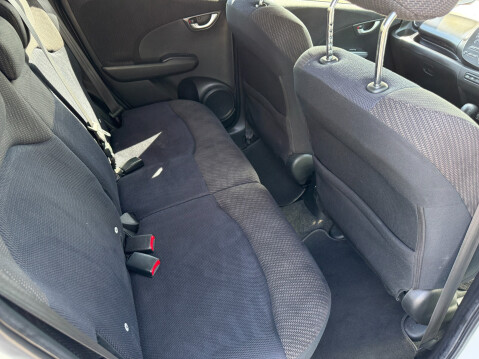 Honda Jazz I-VTEC ES PLUS AUTO 21