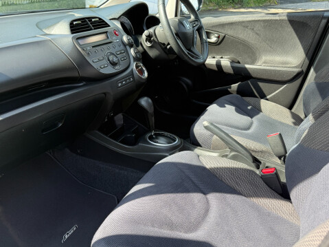 Honda Jazz I-VTEC ES PLUS AUTO 27