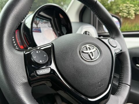 Toyota Aygo VVT-I X-TREND AUTO 33