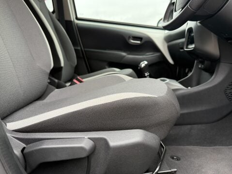 Toyota Aygo VVT-I X-TREND AUTO 37