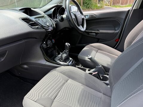 Ford Fiesta ZETEC 14,441 MILES 19