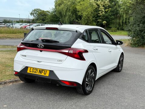 Hyundai i20 T-GDI SE CONNECT MHEV 32