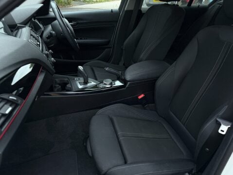 BMW 1 Series 118I SPORT NAV AUTO 23