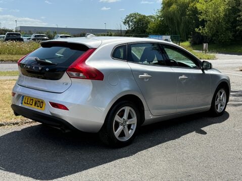 Volvo V40 T3 ES NAV 18,992 MILES 6