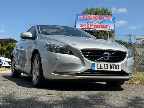 Volvo V40 T3 ES NAV 18,992 MILES 30