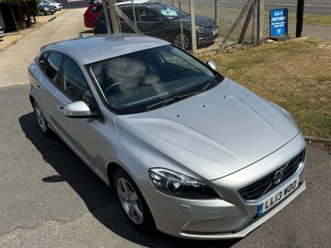 Volvo V40 T3 ES NAV 18,992 MILES 32