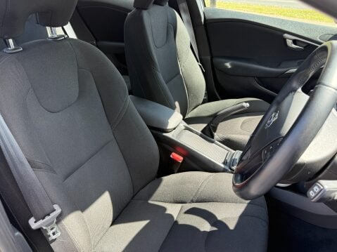 Volvo V40 T3 ES NAV 18,992 MILES 14
