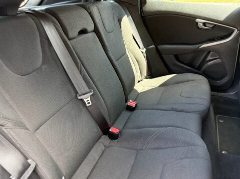 Volvo V40 T3 ES NAV 18,992 MILES 16