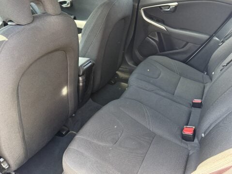 Volvo V40 T3 ES NAV 18,992 MILES 37