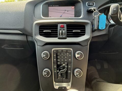 Volvo V40 T3 ES NAV 18,992 MILES 19