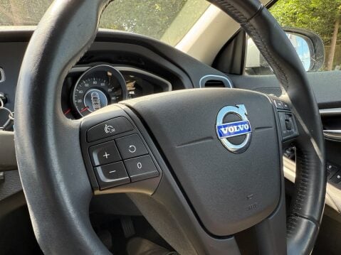Volvo V40 T3 ES NAV 18,992 MILES 39