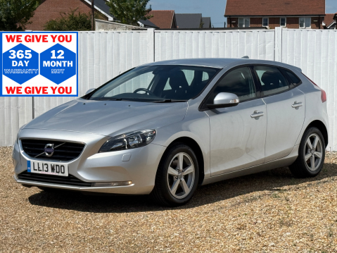 Volvo V40 T3 ES NAV 18,992 MILES 1