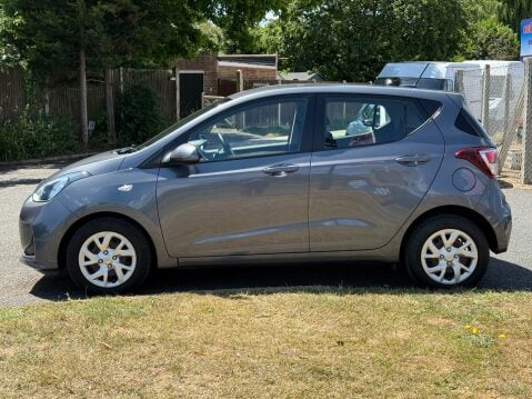 Hyundai i10 SE AUTO 15,303 MILES 9